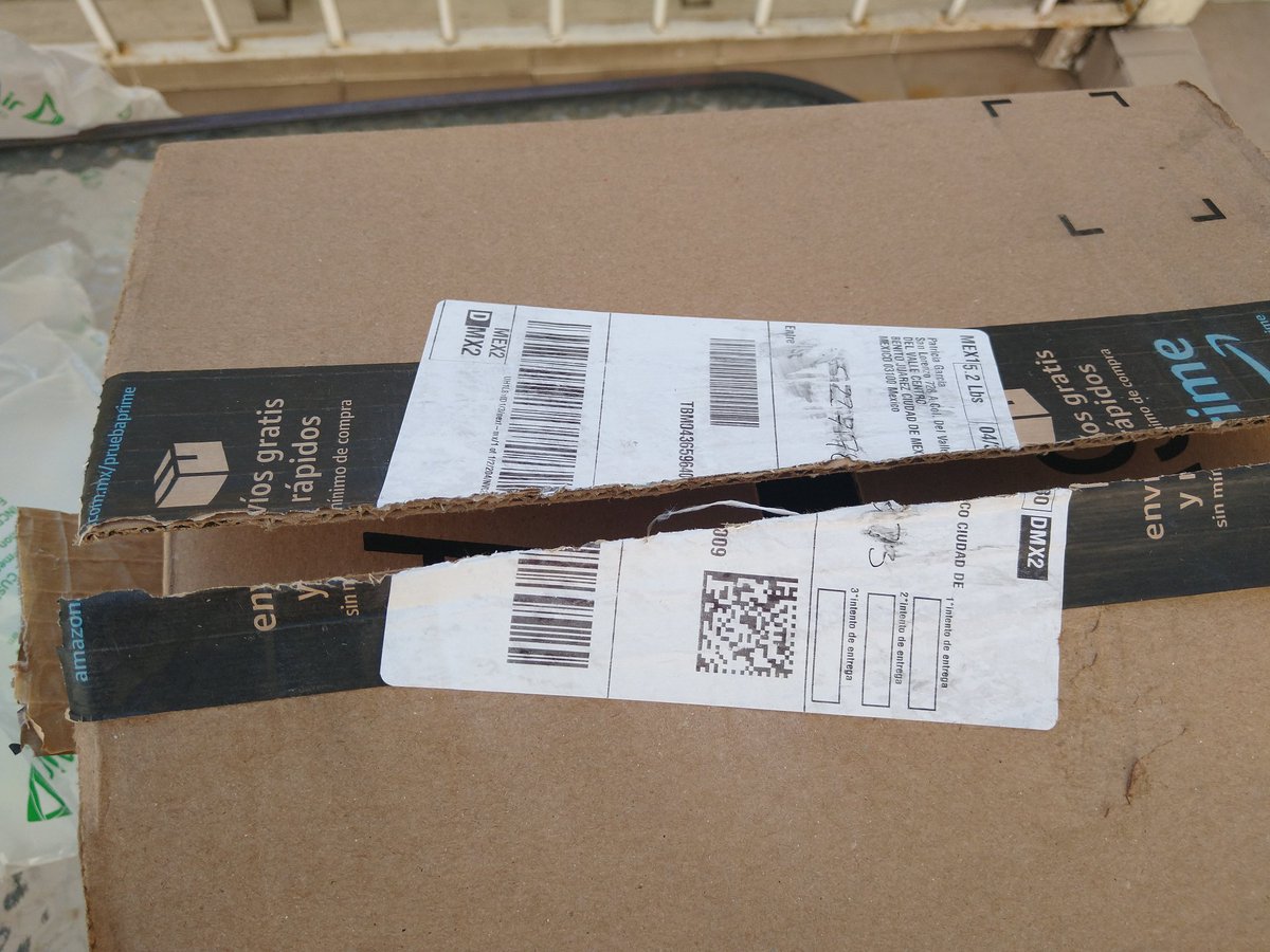ms3guti's tweet photo. @amazonmex pedí un nintendo swith para regalo de cumpleaños de mi hijo y me mandaron 3 aguas minerales!!! Es broma??? O de que se trata??? Dónde está la seriedad y el respaldo de la marca Amazon??? Llamo y que ya no tiene más!!!!!!!! El paquete llegó con retraso y me engañaron... https://t.co/IvkTe0atTw