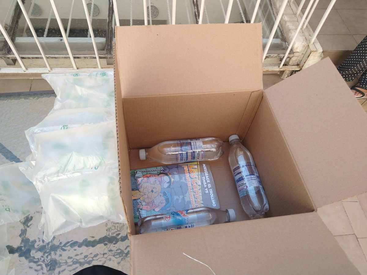 ms3guti's tweet photo. @amazonmex pedí un nintendo swith para regalo de cumpleaños de mi hijo y me mandaron 3 aguas minerales!!! Es broma??? O de que se trata??? Dónde está la seriedad y el respaldo de la marca Amazon??? Llamo y que ya no tiene más!!!!!!!! El paquete llegó con retraso y me engañaron... https://t.co/IvkTe0atTw