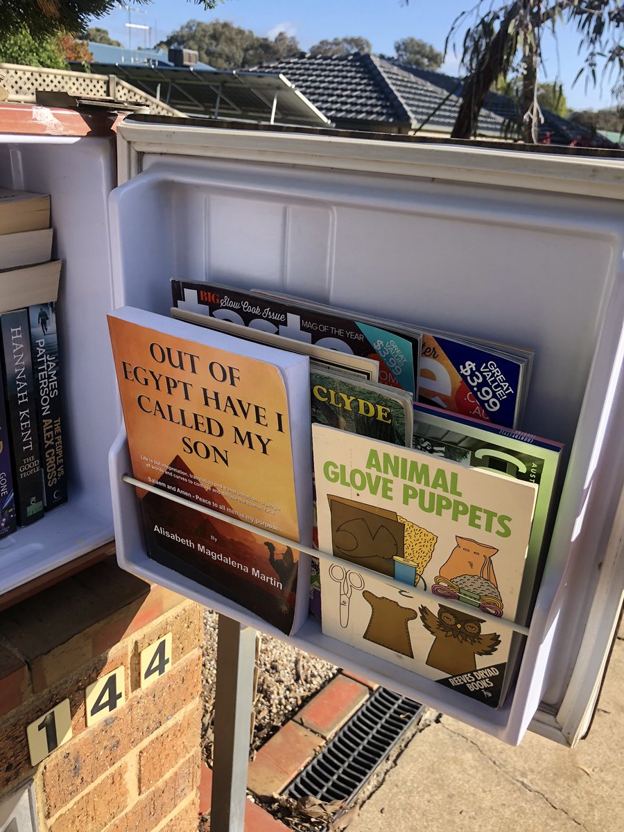 loujbee's tweet photo. The local library #springgully https://t.co/5K5mKoy9bO