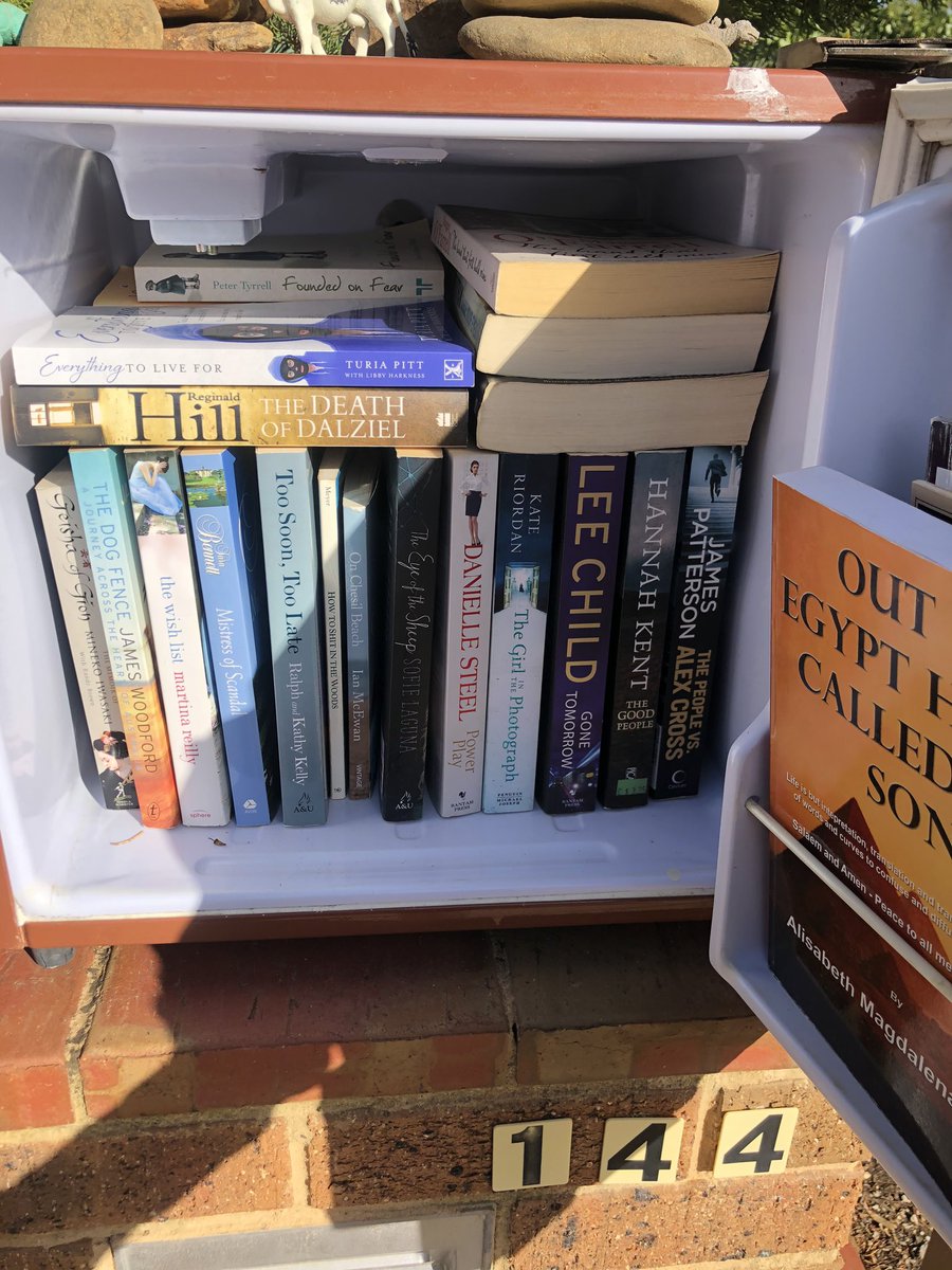 loujbee's tweet photo. The local library #springgully https://t.co/5K5mKoy9bO