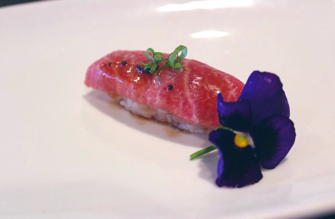 NicChef's tweet photo. oily bluefin toro，melted in your mouth😋 https://t.co/KHYC9dtPjF