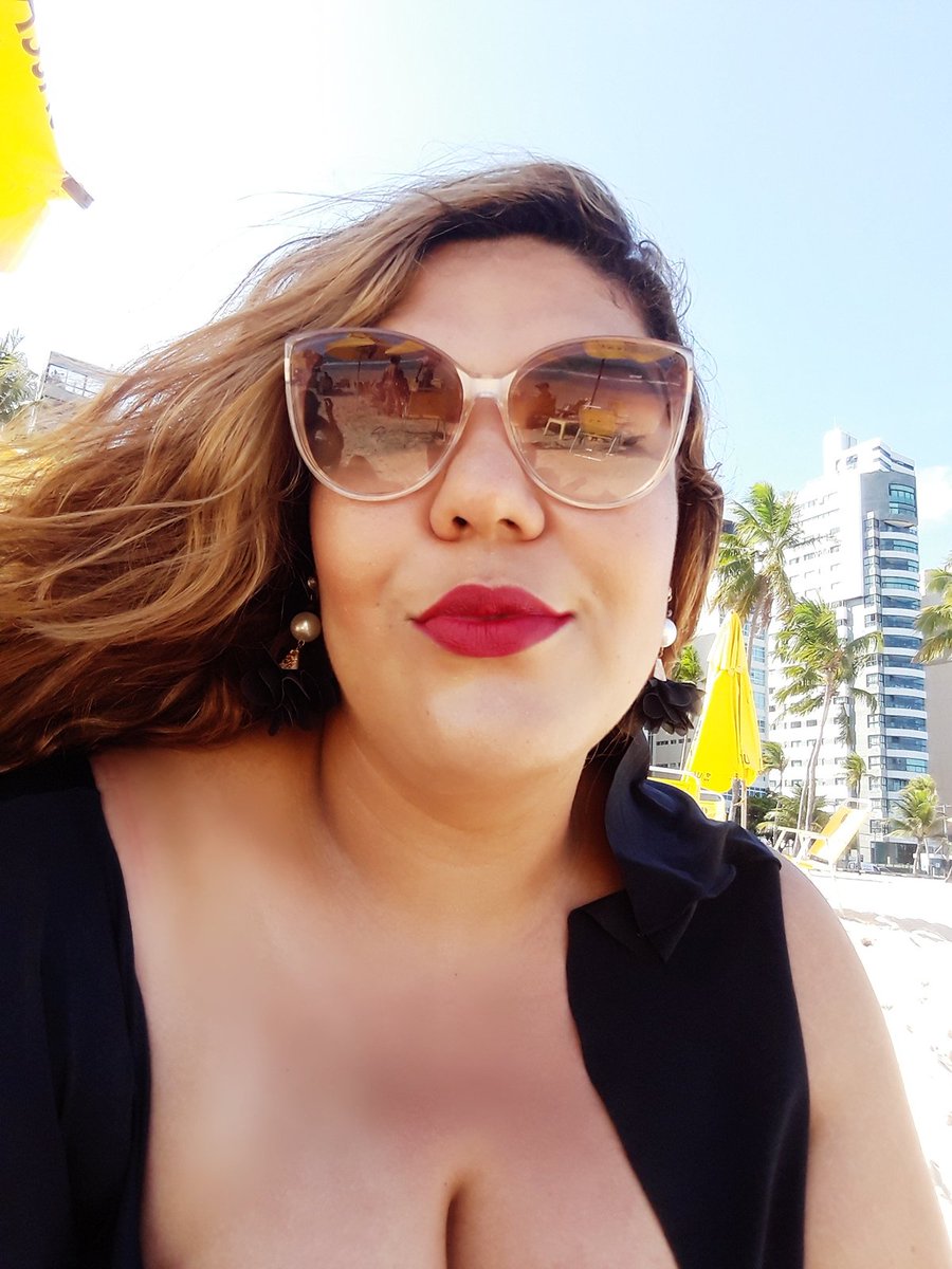 gabriela_ae13's tweet photo. Tem dias que eu olho essa foto e me sinto bonita pra karalho. Ps: ñ só por foto rsrs #thisisquarentine #modestiaparte #boaviagem #Recife https://t.co/dtmuO9yVUo