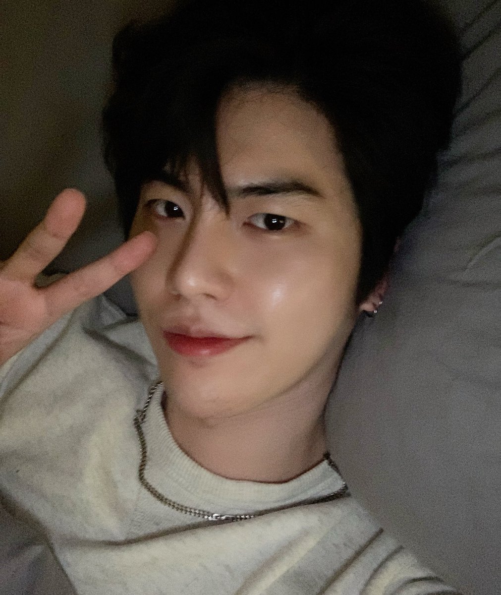 KayJi90's tweet photo. :)v https://t.co/e2FR7jdmYl