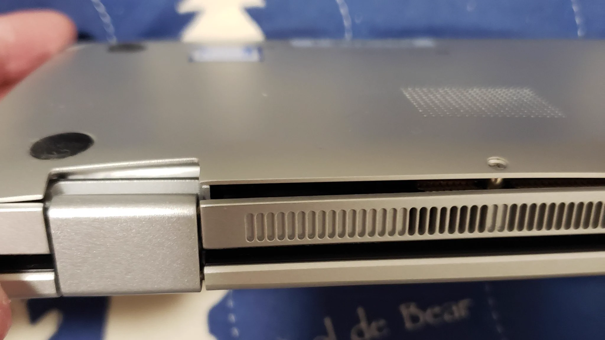 @yoshi_data ちなみに、この現象は、One Netbook の One Mix でも起きました。 