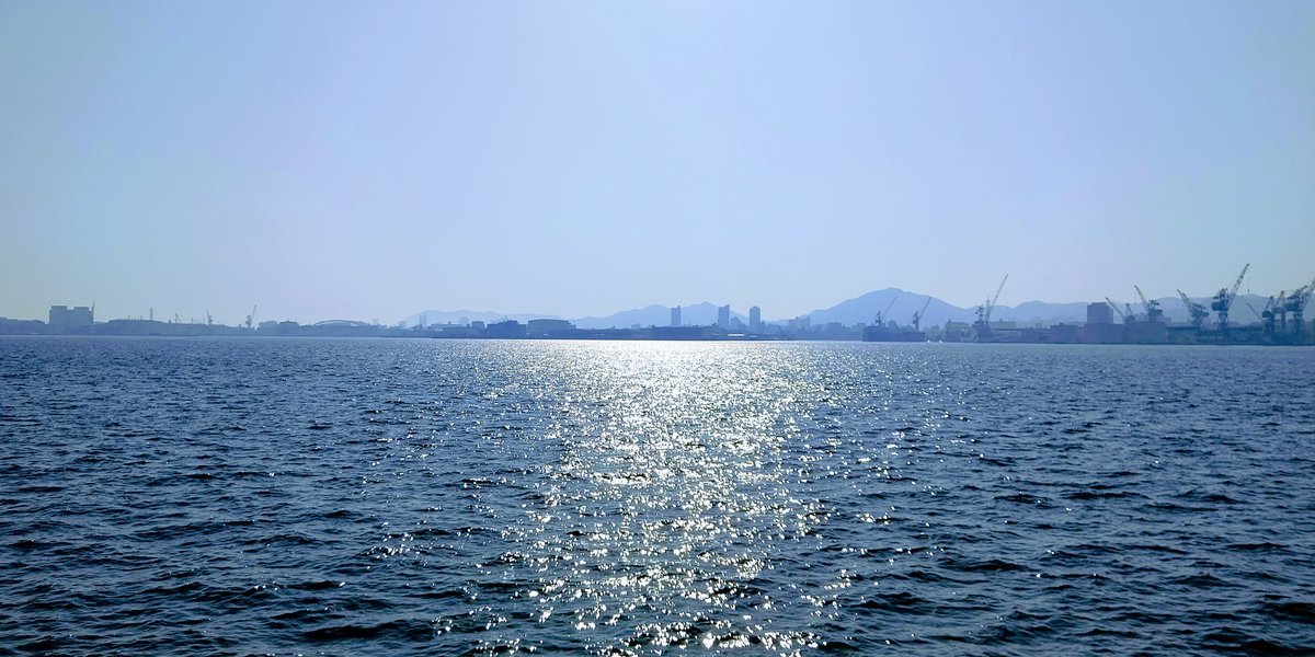 yaakun001's tweet photo. おはようございます✨
海辺は気持ち良いですよね🎵
#BEKOBE
#STAYHOME週間
#STAYKOBE https://t.co/M3963mwXxX