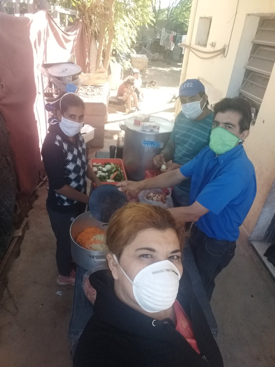 valunn1's tweet photo. Queremos agradecer, infinitamente la colaboración @ParedesUrquiza y a todo su equipo de trabajo,q hicieron posible, poder contar con viandas  para cada una de las flias de nuestros niños del Merendero Sonrisas, xq más allá de q ya no esté ocupando un cargo político, siempre esta. https://t.co/rCToyE8XVr