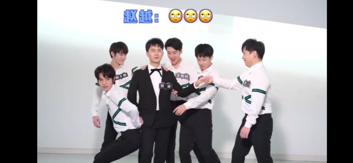 ZhaoYue team is so funny like 3 2 1 action and Yueyue is like what the hell are you doing??? Rolling eyes  so photo bomb  no one is normal in SV family 