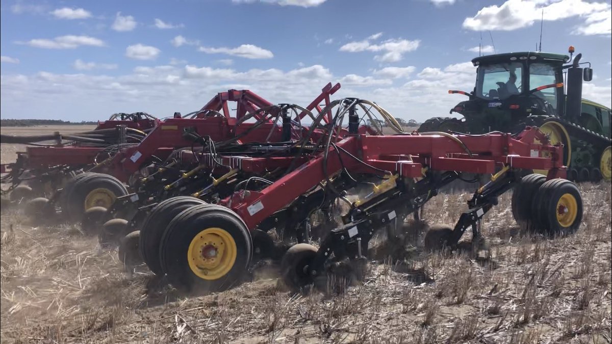 JakeWilkins20's tweet image. There might be a bit of dust but I’m really impressed with the seed soil contact we’re getting with the #Bourgault #3320QDA Fitted with the #Rootboot STA. Awesome unit for the light sandy soils down here.