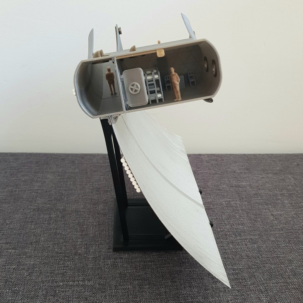 vesoljenet's tweet image. Predstavljam maketo preseka dela bivalnega kolesa vesoljske postaje Hermana Potočnika - Noordunga. #noordung #spacemodels

Maketa celotne Noordungove postaje je predstavljena tukaj: noordung.vesolje.net/maketa 
... in razstavljena v: center-noordung.si