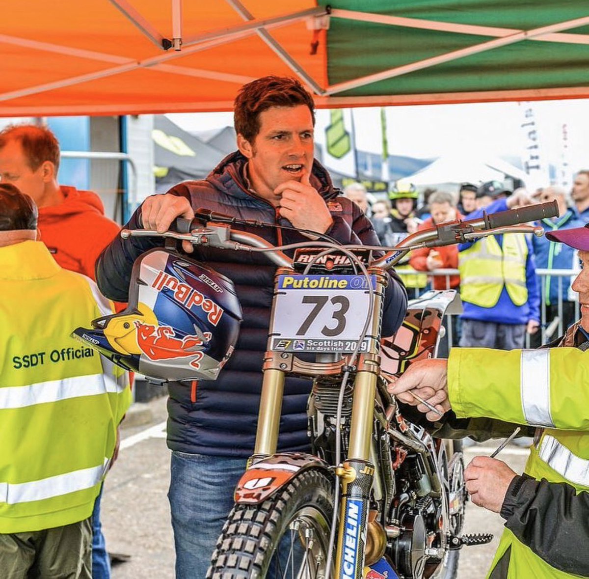 Should have been doing this today 😥 #SSDT @vertigotrial <a href="/jitsietrials/">Jitsie</a> <a href="/alpinestars/">alpinestars</a> <a href="/belstaff/">大田垣充浩</a> @rockoilnews @michelin @redbulluk @hopetech @renthal_moto <a href="/vanandkombi/">Van and Kombi.com</a> @vertigomotorsuk 📸 <a href="/Trials_Central/">Trials Central</a>