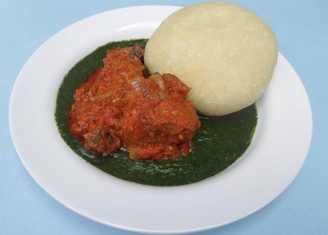 AfricaFactsZone's tweet photo. Nigerian food, amala and ewedu. https://t.co/y0zGYY9VIL