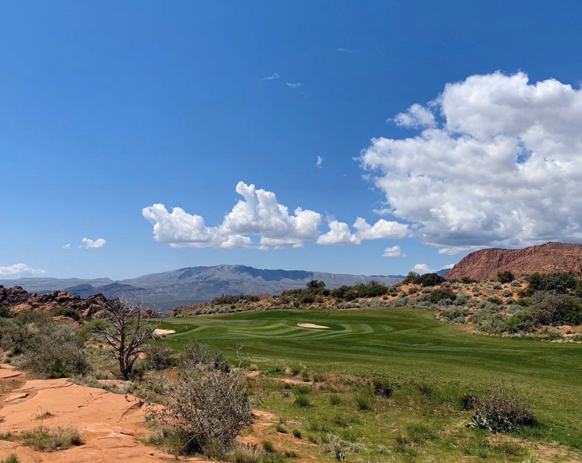 foreUP's tweet image. So many golf courses opened up this weekend! 🙌 We were over the top grateful to tee it up at the amazing @ledgesgolfclub ⛳️💯

If you’re ever in St. George, Utah it is a must play course!

#golf #Utahgolf #foreUPclient