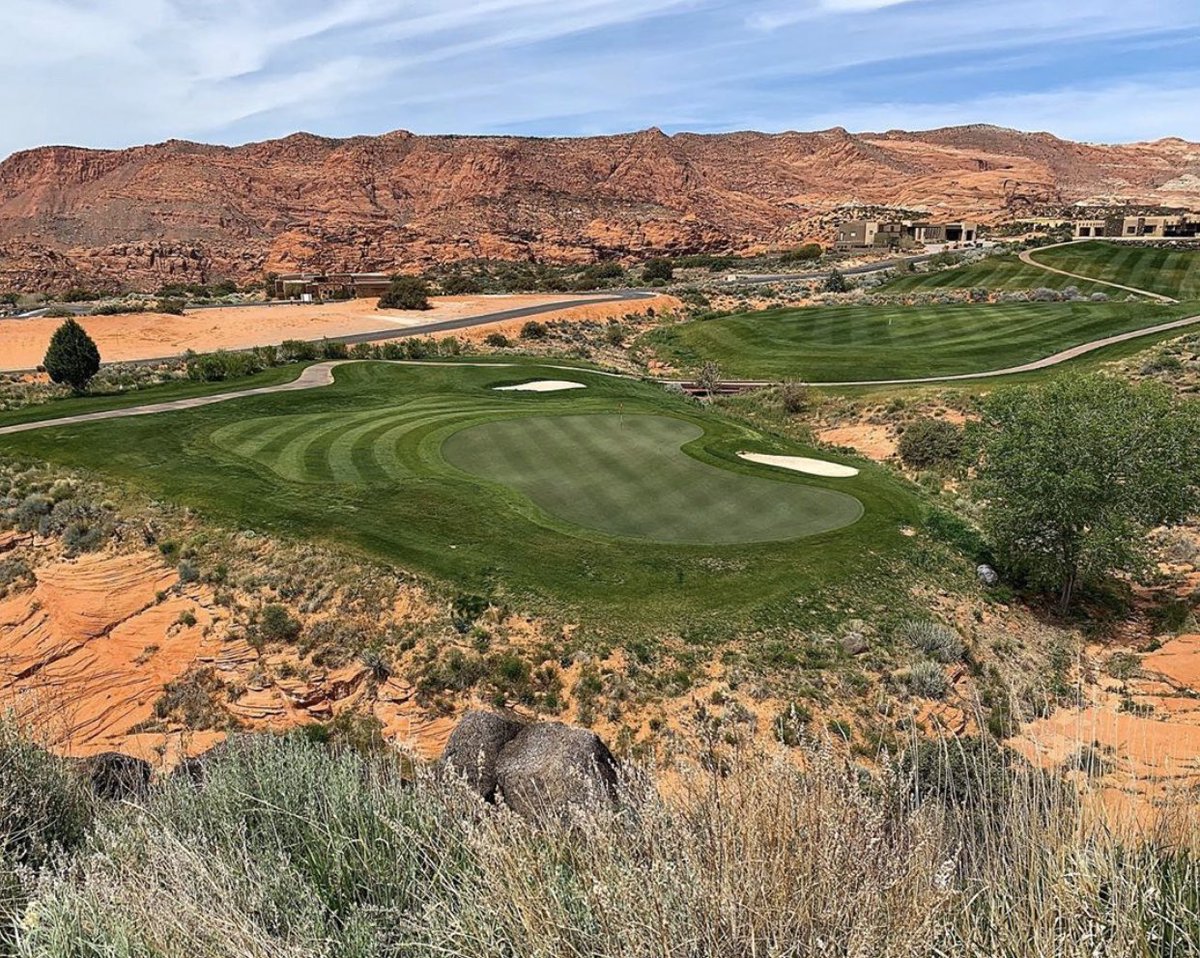 foreUP's tweet image. So many golf courses opened up this weekend! 🙌 We were over the top grateful to tee it up at the amazing @ledgesgolfclub ⛳️💯

If you’re ever in St. George, Utah it is a must play course!

#golf #Utahgolf #foreUPclient