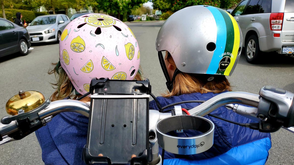  #Bike365 day 122: rode the Bakfiets to Dairy Queen for ice cream, 2km. Having the box to contain the children helps with  #PhysicalDistancing 