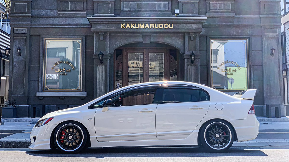 Streetcar_honda's tweet photo. #honda #civic #fd2 #fd2r #typer #feels #carbon #k20a #vtec #jdm #jdmjapan #jdmgram #kseries #kseriesonly #stance #workwheels #work #workxsa #workxsa02c #sa20c #brembo #atrsport #gruppem #clean #hondanation #hondaracing #championwhite #japan 
•
•
•
Cr. 🚘 : @Taka__iVTEC_FD2 https://t.co/0m4h8TsvEP
