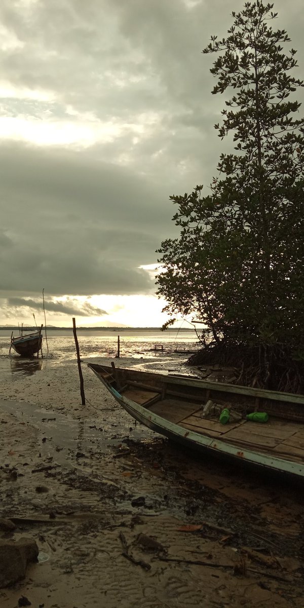 Deevxx_'s tweet photo. #sunset #sea #shutterstock #background #photograghy
Check out my portofolio on shutterstock in this link
https://t.co/wOaU0KYEMa
This photo was taken by me(that place near my house), support me to follow my twitter account :), and buy some photo on my portofolio shutterstock https://t.co/k8r55L6ig9