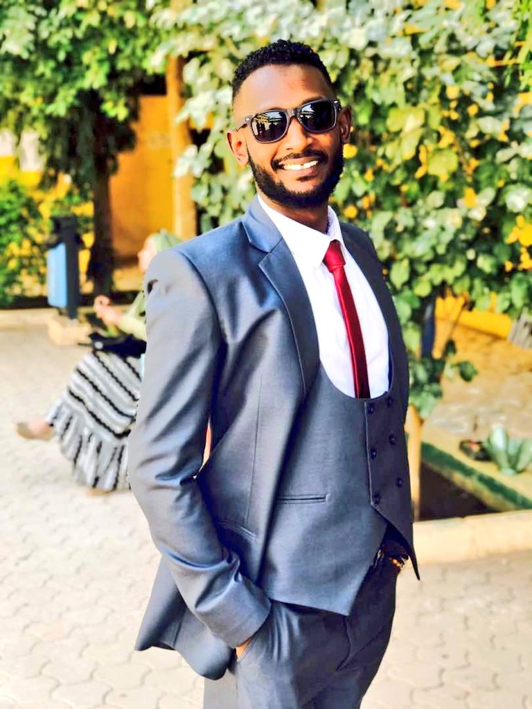 Hariga53's tweet photo. 👳🏾‍♂️ Vs 🤵🏾 https://t.co/AqVp0ZZkft