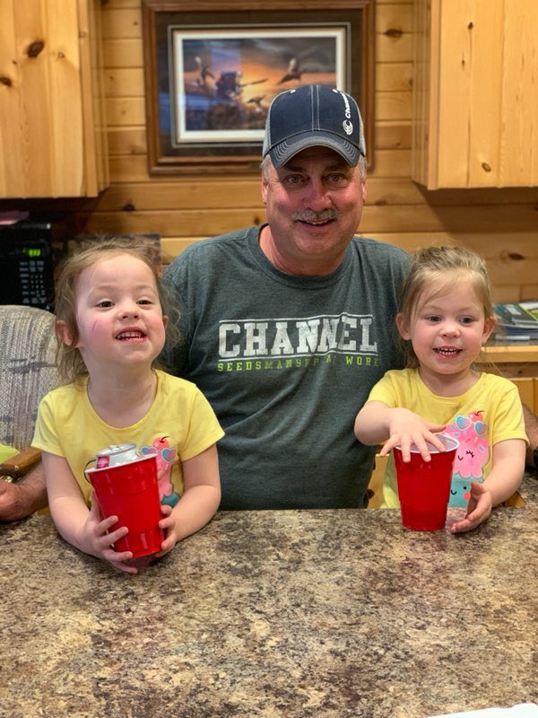 artesianseed's tweet photo. Papa Bob had some cute helpers at the office tonight!  He was still getting seed out to our growers so they delivered supper!  😊 https://t.co/QEXWiz4QTv