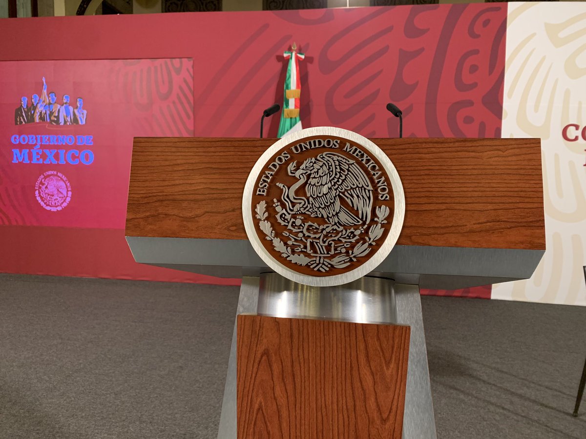 HomoExNovo's tweet photo. “Lo que García Luna instaló aquí (Palacio Nacional) fue un Cartel”... “Felipe Calderón es Traidor a la Patria”.  Así lo señalé frente al Presidente @lopezobrador_ en la mañanera frente a TODO el Gabinete de Seguridad Nacional. @FelipeCalderon es señalado por ex embajadora de EU. https://t.co/VeldaYvWwQ