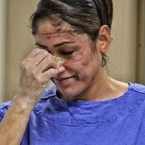 chullaquitenoec's tweet photo. El rostro de las enfermeras y médicas del Ecuador. 🇪🇨 Por un Ecuador sin recortes presupuestarios. La #Educacion y la #Salud no se negocia. Confinados pero no callados. https://t.co/GW4VRxQhCd
