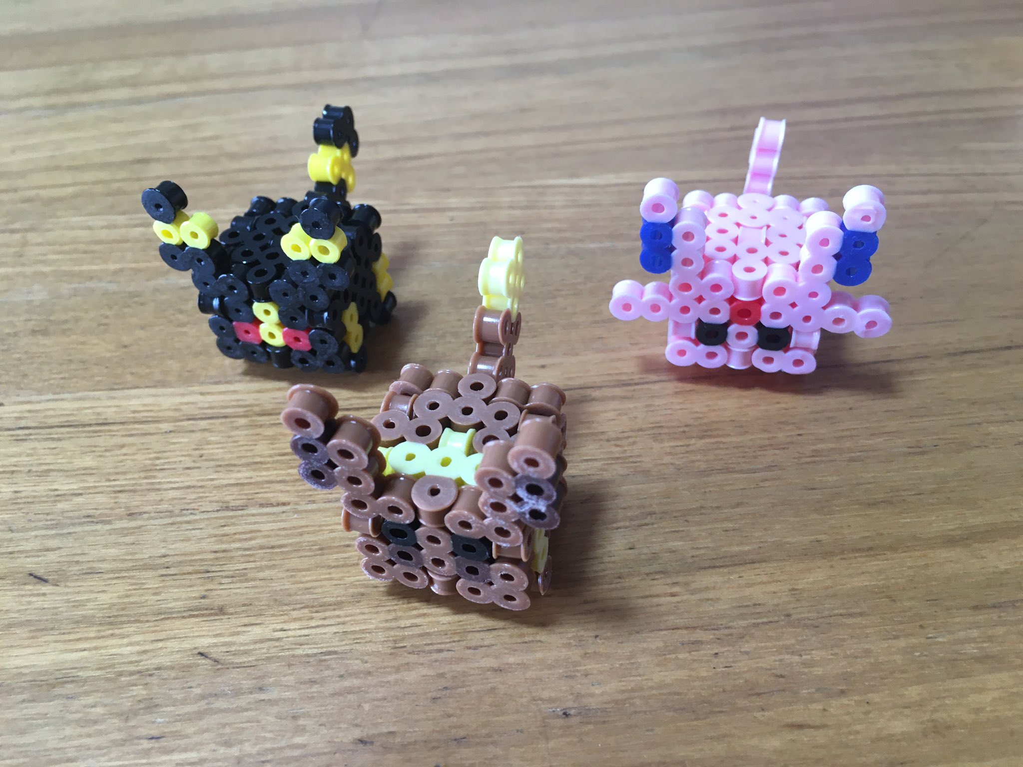تويتر Moguko Lineスタンプ販売中 على تويتر ポケモンミニ立体アイロンビーズ 第2段はイーブイ一派その1 図案はブログに載せてます T Co 6nyro98vmi アイロンビーズ ポケモン イーブイ エーフィー ブラッキー アイロンビーズ図案 ポケモン 図案 ご自由