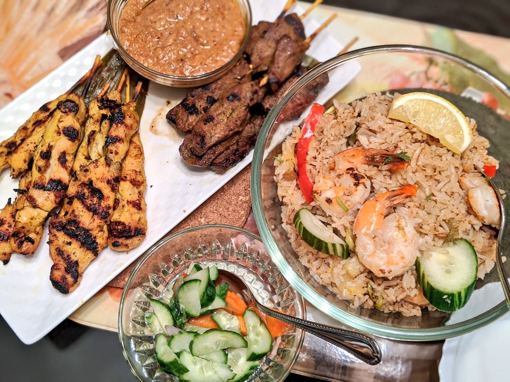 Surprised my mom in Niagara with dinner from her favourite Toronto restaurant, <a href="/BangkokGardenTO/">BangkokGarden</a>. When you order directly before May 17, quoting "Foodie20" &amp; picking it up yourself, you get a 20% discount. It was such a lovely treat, thank you <a href="/BangkokGardenTO/">BangkokGarden</a> #giftedproduct