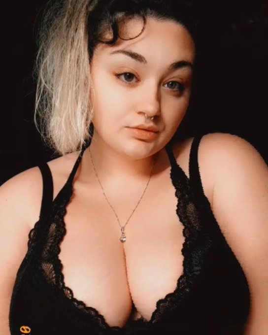 New photos up on my Onlyfans and Chaturbate! Go check them out babe! ❤️❤️❤️❤️❤️❤️❤️❤️❤️❤️ Link in bio