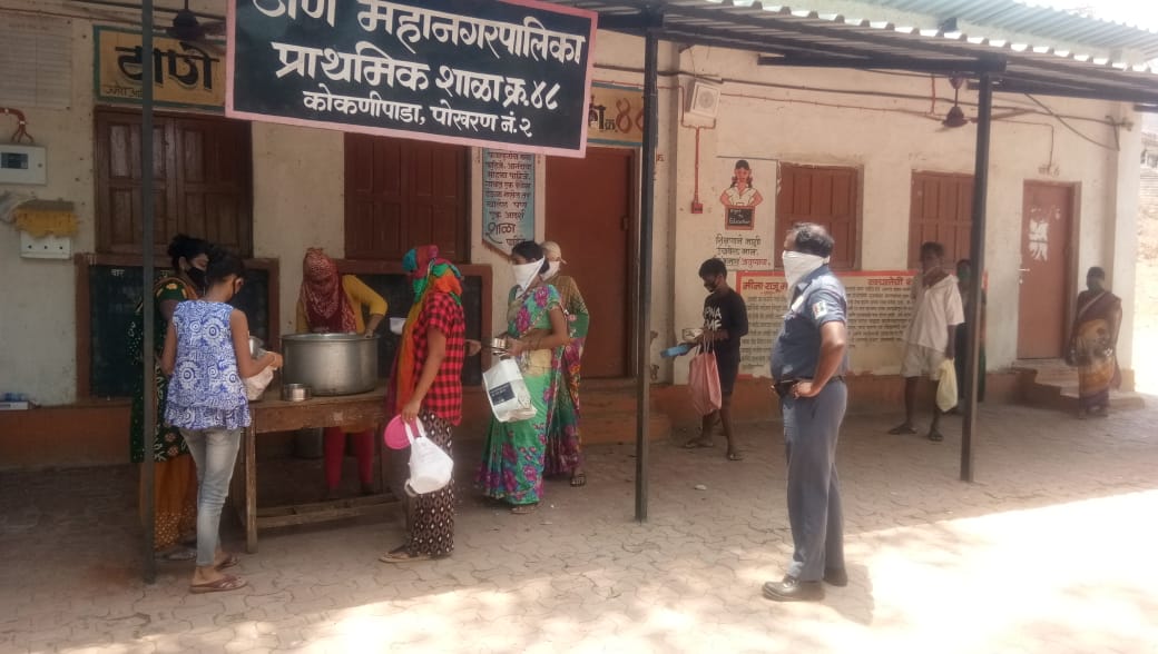 sssso_mah_goa's tweet photo. Sai Ram
#ThaneSamithi, 2.5.2020, served #lunch, MughMasoordal, Rice, DalKhichdi & Sheera-850no.s #Kokanepada, #Jankdevinagar #SurenderCompound, #SainathNagar& #dinner, Dal
Khichdi-500no.s #Manpada, #Dongripada,#Kapurbawdi with help of local authorities.
#SSSSOIndia #Service https://t.co/xakzfN7tDu