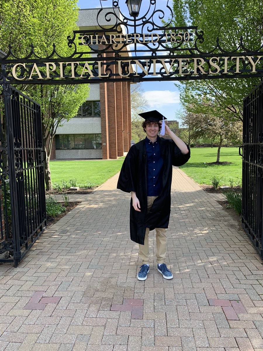sam_schooley's tweet photo. Graduation Day 🎓 https://t.co/ngtBrVIVNm