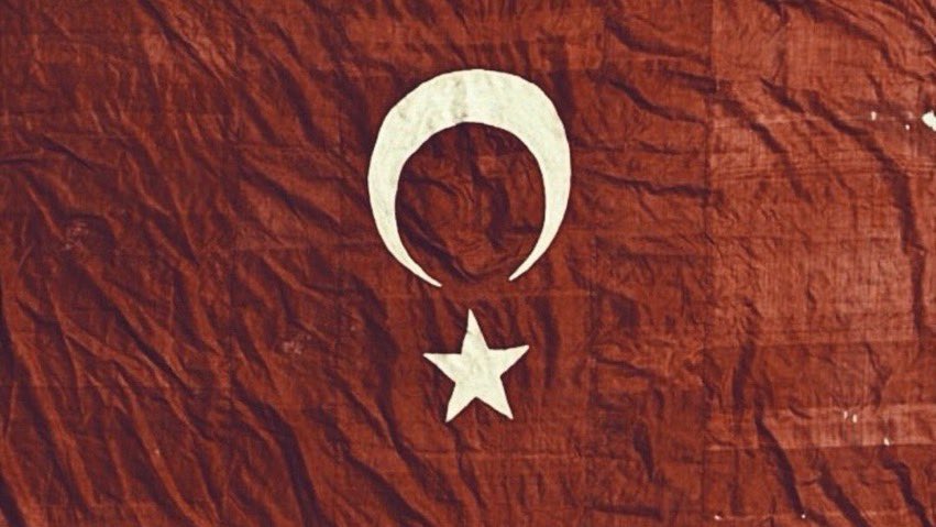 Saraylarda süremem dağlarda sürdüğümü, Bin cihana değişmem şu öksüz Türklüğümü!
#Türklüğümü #3mayisturkculergunu #Türklük