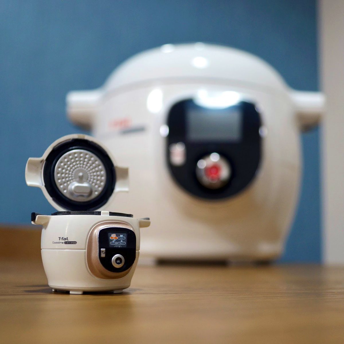 ケンエレファント 公式 בטוויטר T Fal ティファール ミニチュアコレクション クックフォーミー エクスプレス ボタンひとつで手早く簡単に調理ができる電気圧力鍋がミニチュアに 蓋を開けると中にはビーフシチューパーツが ビーフシチューパーツは取り外し