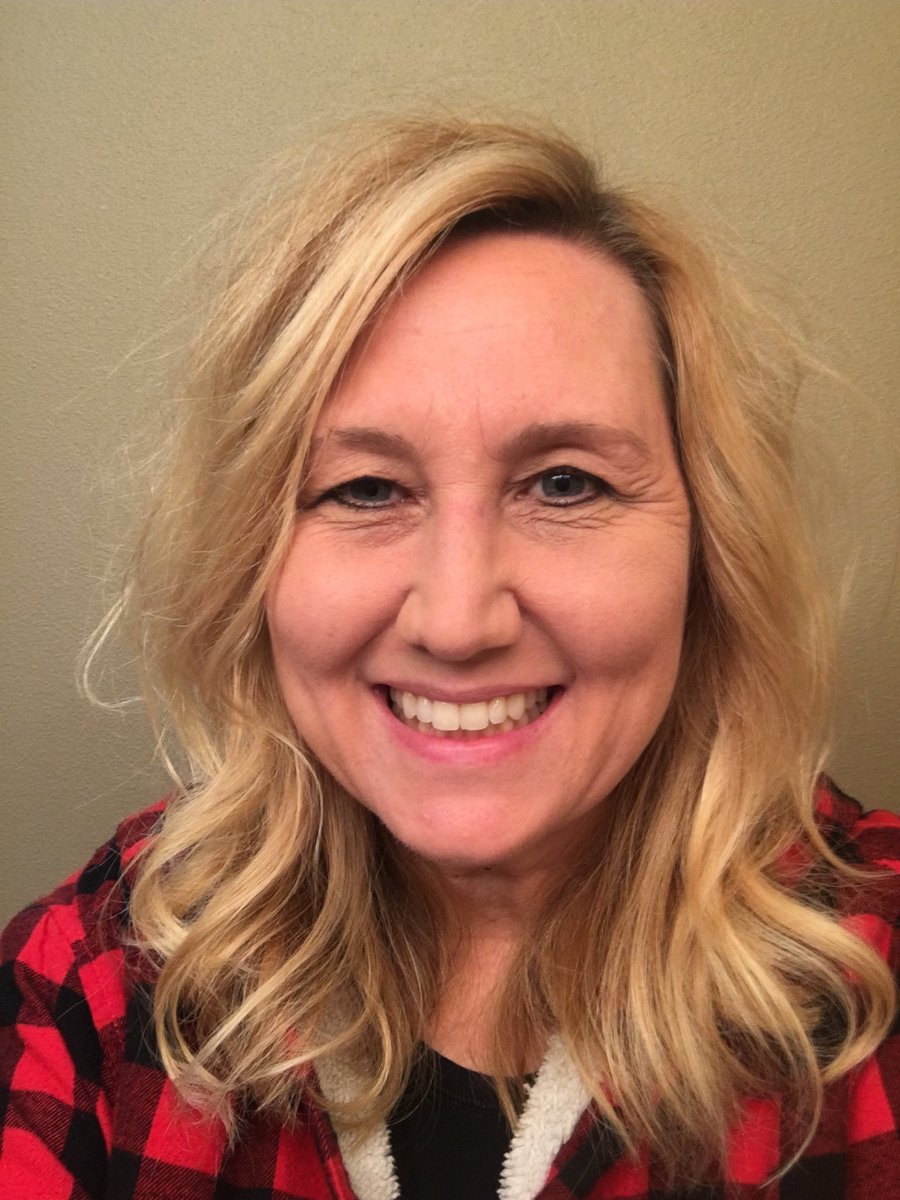 shellypparker's tweet photo. On this dull, rainy Pacific Northwest Saturday I was inspired by my 9 year old niece to put on makeup and curl my hair.. kids are amazing! 😘 https://t.co/rqkUoCdFbG