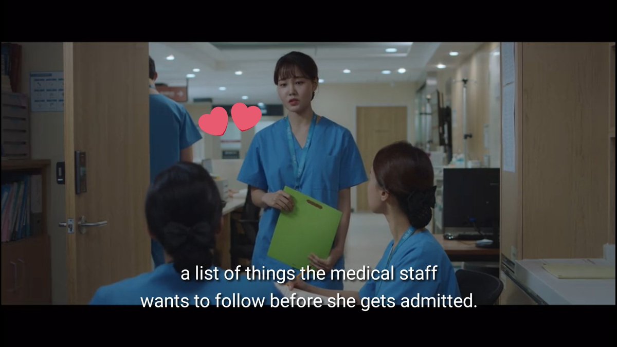 Eunwon heard that the patient Seokhyeong assign to her is sensitive/ demanding so she gave it to Minha eventhough she is not busy. Ms Han & Seokhyeong knows it.  #HospitalPlaylist