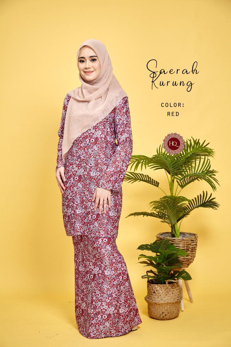 amirahaziz97's tweet image. #HQSYAWAL2020 #HQ2020 

Say Hello to Flora Series 🌸

Cantik kan kurung printed bermotifkan bunga ni, dah lah materialnya best sangat! 😍

✨ SAERAH KURUNG: KURUNG MODEN ✨