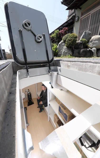 狭い土地でも作れる避難用シェルター。お値段300万円(工事費別)で設置可能。