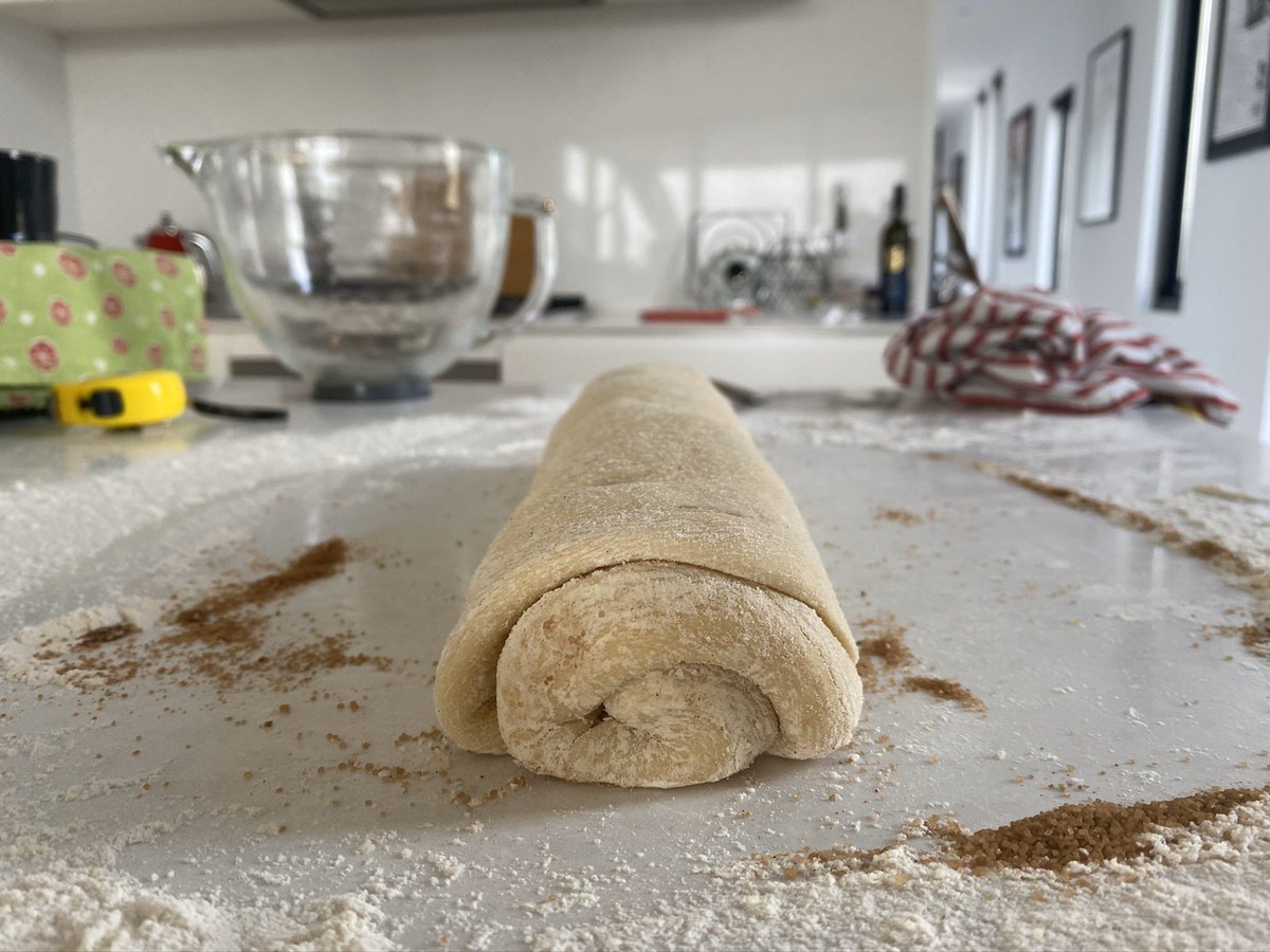 DimityPaul's tweet image. Can scroll. #CinnamonScrolls #isobaking #sunday