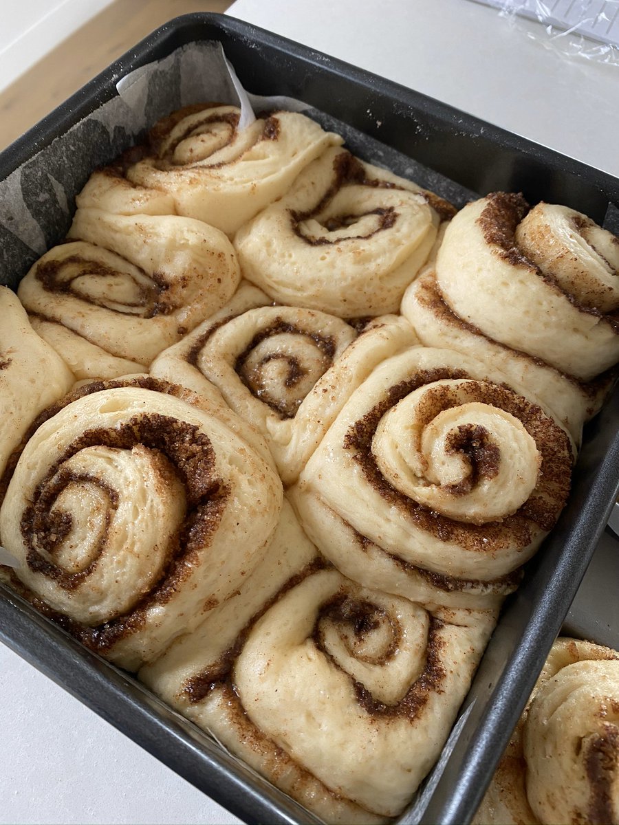 DimityPaul's tweet image. Can scroll. #CinnamonScrolls #isobaking #sunday