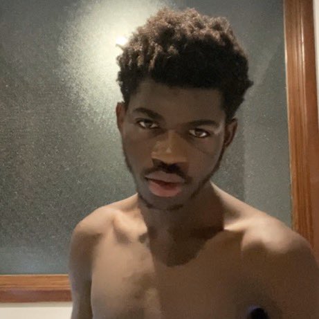 LilNasX's tweet photo. no homo https://t.co/5iGE3w6va8