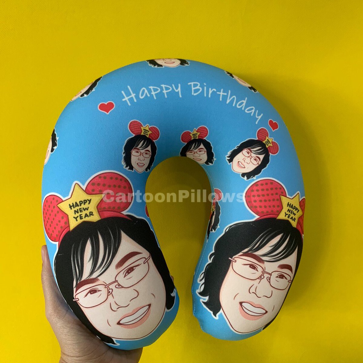 CartoonPillows's tweet photo. หมอรองคอ น่ารักๆ ลายไม่เหมือนใคร‼️
ราคา 590 บาท 📮ส่งฟรี EMS📮

สั่งสินค้า หรือสอบถามเพิ่มเติม
Line : @cartoonpillows ( มี@ นำหน้าด้วยจ้า)

#หมอนการ์ตูน #หมอนหน้าคน #หมอนวาดการ์ตูน  #ของ���วัญ #ของขวัญวันเกิด #สินค้าพรีเมียม #gift #สั่งทำหมอนสกีน #หมากปริญ #โควิด19 https://t.co/PAWvYLmWfa