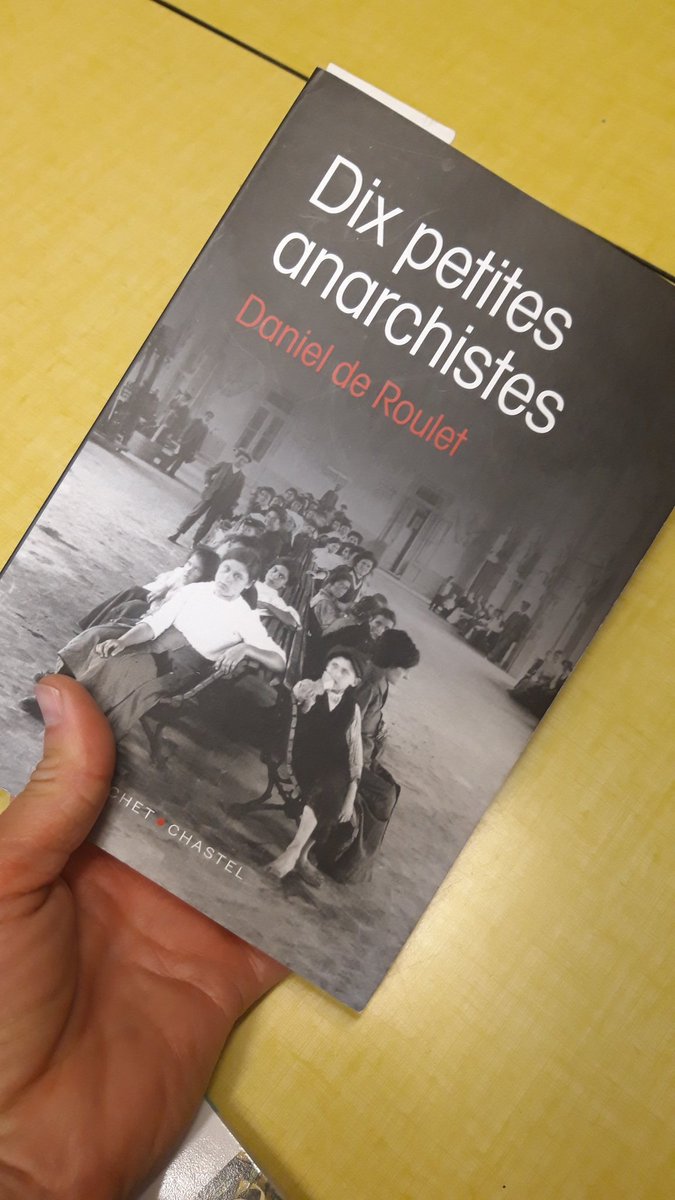 imagemel's tweet photo. @monachollet quand je lis ça je me demande où sont passés courage et liberté émancipatrice féminine. C'est comme s'ils s'étaient perdus en chemin, dans les dédales narcissique d'Instagram et au fond des sentiers sans issue des émissions de télévisions. https://t.co/RoIO4j2xaL