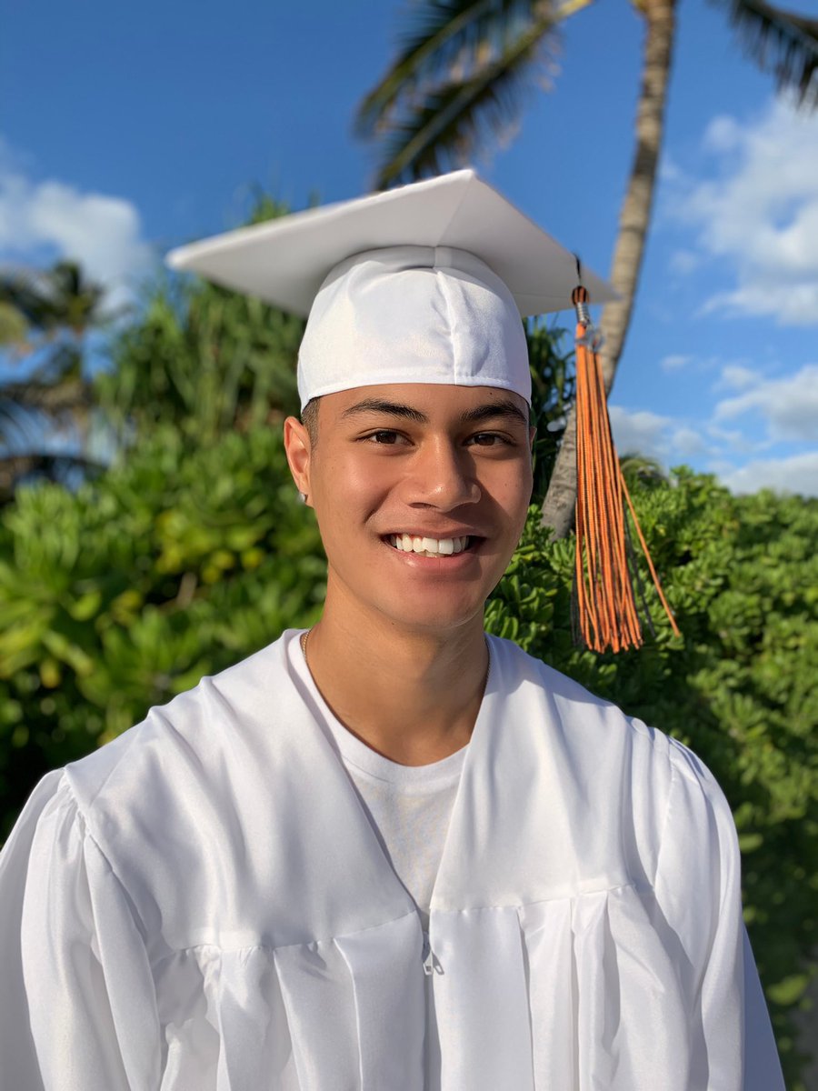 JordanFaumui's tweet photo. Class of Covid-19 🥳 https://t.co/JV9es6hvOT