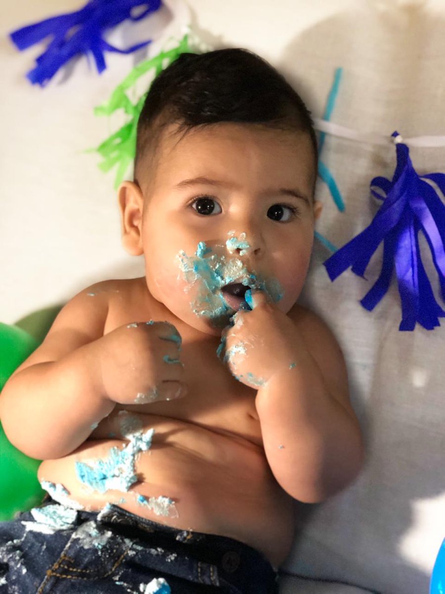 gladysmendeez's tweet photo. y acá también porque mi bebé merece estar en todas las redes. 😭😻 https://t.co/dMHKayT8tM