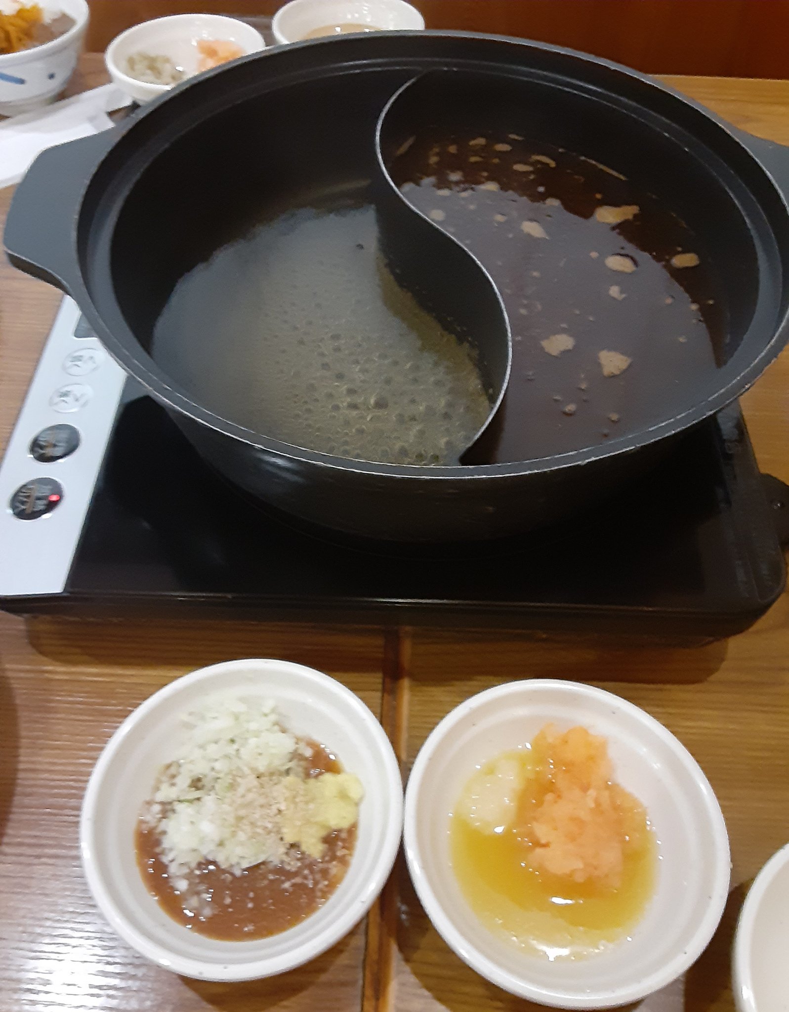 菜摘 ランチに しゃぶ葉に 相方と 行ったよ 都内から 出ても食事なら 大丈夫だよね Gmは 平日と 同じ時間無制限だって 得した気分 相方は デザートばっかり食べてたけどね しゃぶしゃぶ食べ放題 しゃぶ葉 デザート T Co