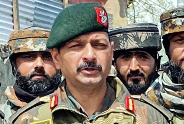 aadityarana's tweet photo. RIP #colonelashutosh #majoranujsood #SIdhakeelqazi and 2 more armymen. #HandwaraEncounter #Handwara_Encounter https://t.co/L0HShBivCq