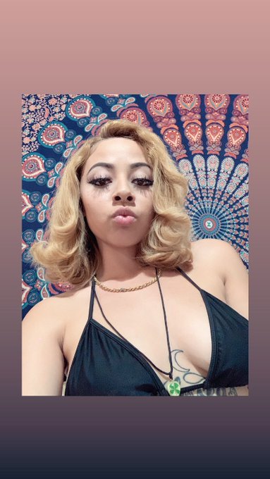 doll 💄👄 https://t.co/8Hl9R4pmt5