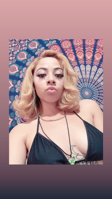 doll 💄👄 https://t.co/8Hl9R4pmt5