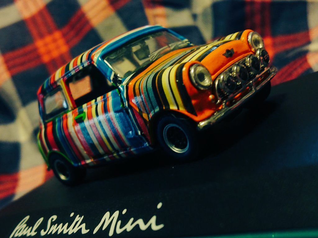 Mosh Kitchen Mini Paul Smith仕様 今でも愛され続ける車ですね 自動車を越えたアイコンになるって凄い存在でもありますね Car Mini Paulsmith 車 ミニ ポールスミス