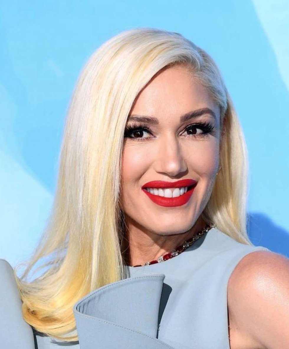 LarkandVine's tweet photo. Gwen Stefani, 50 “Act as young as you feel. You're not getting older; you're getting more entitled to be your fabulous self.” #middleagedwomen #midlifewomen #middleagewisdom #empoweringthebestyou #bestyou #lifestylebrand #middleagelifestyleblogger https://t.co/pd2uesx1Pk
