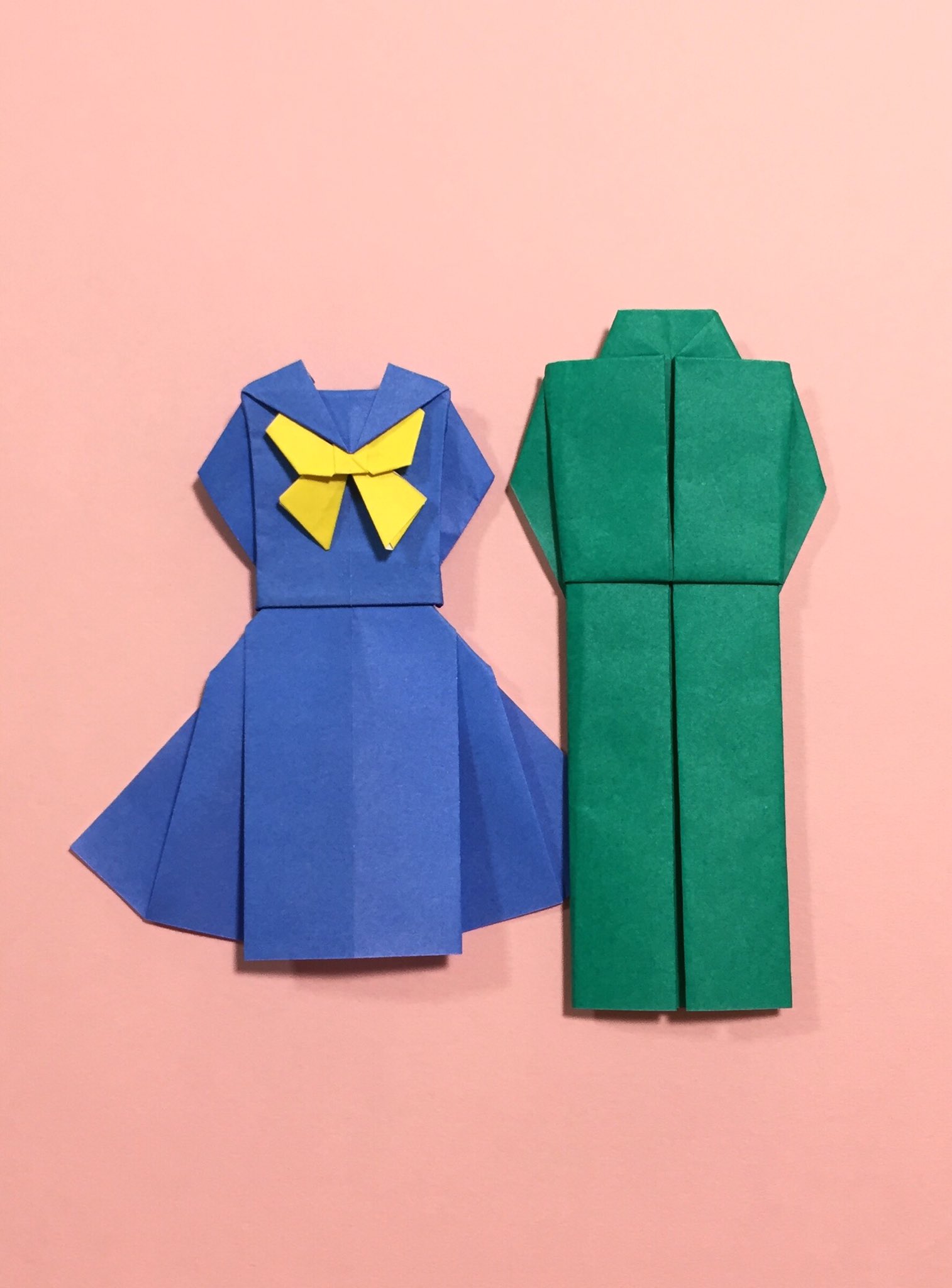 تويتر かみchu على تويتر 主人公カップル 幽助 螢子 を並べてみました 艸 制服デート 折り紙 幽遊白書 浦飯幽助 雪村螢子 学ラン セーラー服 T Co Avrzimmrra