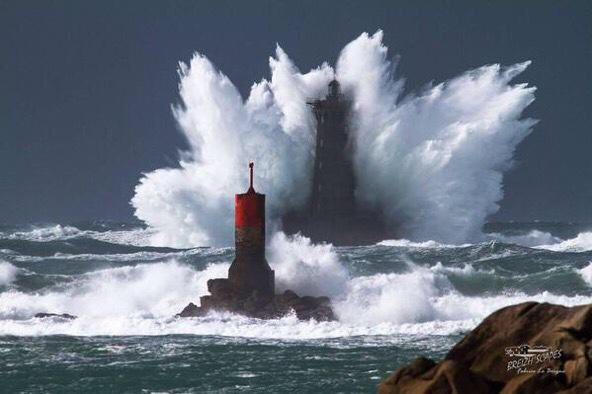🌊✊🏻 #RendezNousLaMer 

TOUS ENSEMBLE pour que plages &amp; sentiers côtiers rouvrent dès le 11 mai !

TOI AUSSI

📝 Signe la pétition chng.it/pMJzF8s9

📲 Utilise le hashtag #RendezNousLaMer

📢 Mets 🌊✊🏻 dans ta bio Twitter

🔄 Fais tourner ce tweet en masse

GO, GO, GO ! 🚀